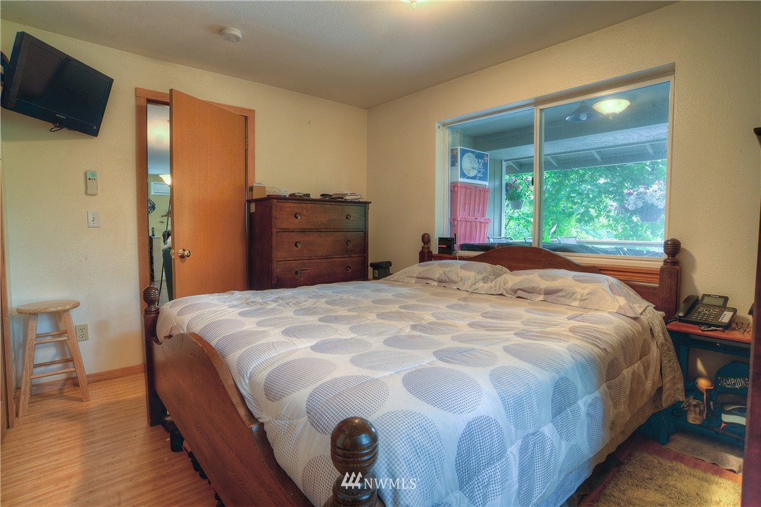 4932 Raccoon Valley Road Southeast Olympia, WA 98513 - Photo 11 of 23 Gallery Image 11