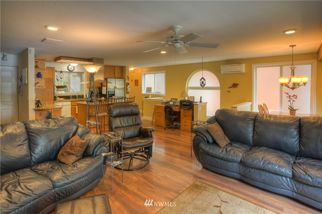 4932 Raccoon Valley Road Southeast Olympia, WA 98513 - Photo 9 of 23 Gallery Image 9