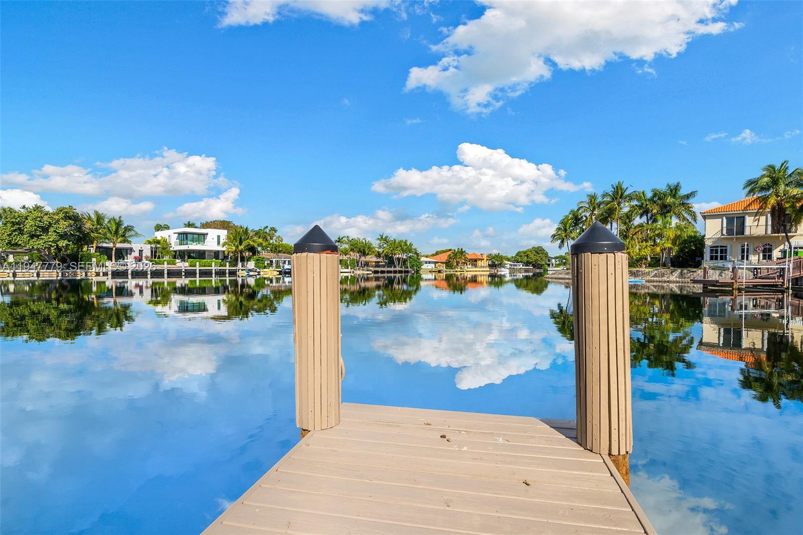 1500 Shoreline Way, Unit 1500 Hollywood, FL 33019 - Photo 53 of 54 a view of a pathway both side of building