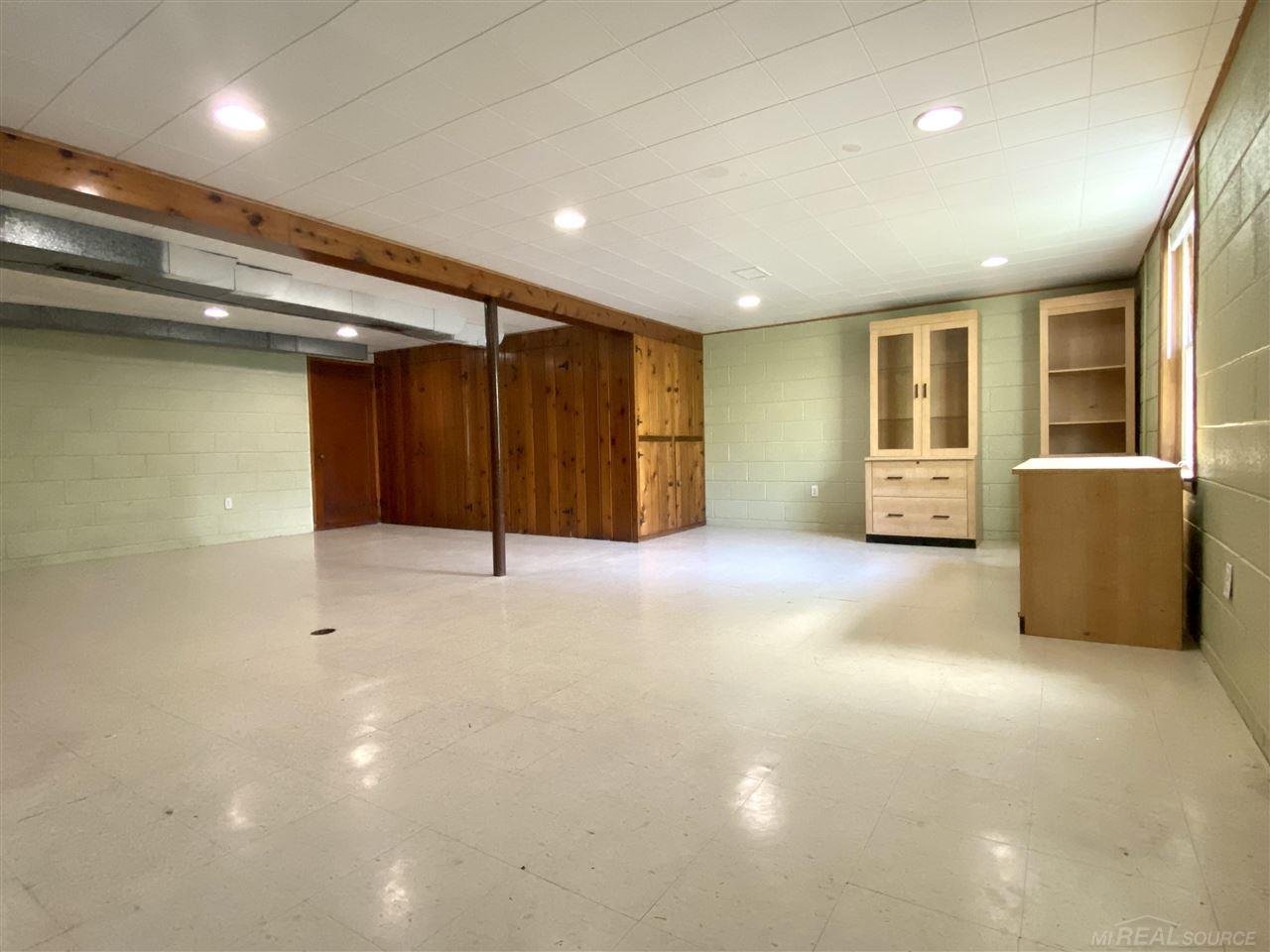 8210 Clinton River Road Sterling Heights, MI 48314 - Photo 21 of 33 50055485-20.JPG
