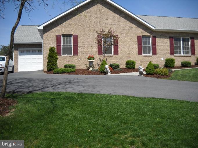 502 Fishel Road Winchester, VA 22602 - Photo 2 of 21 3 car garage