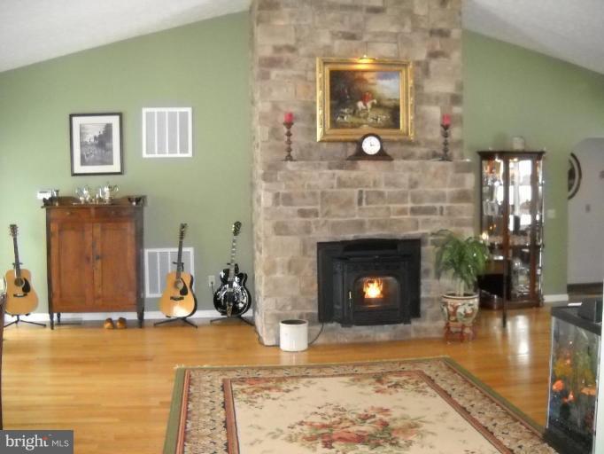 502 Fishel Road Winchester, VA 22602 - Photo 9 of 21 Great Room