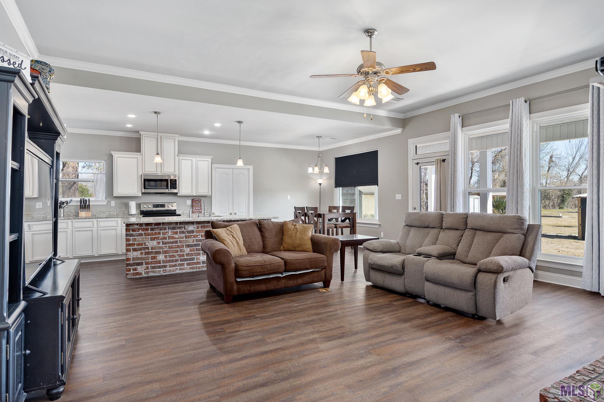 11486 Tannis Rd. St. Amant, LA 70774 - Photo 27 of 27 Open Floor Plan!