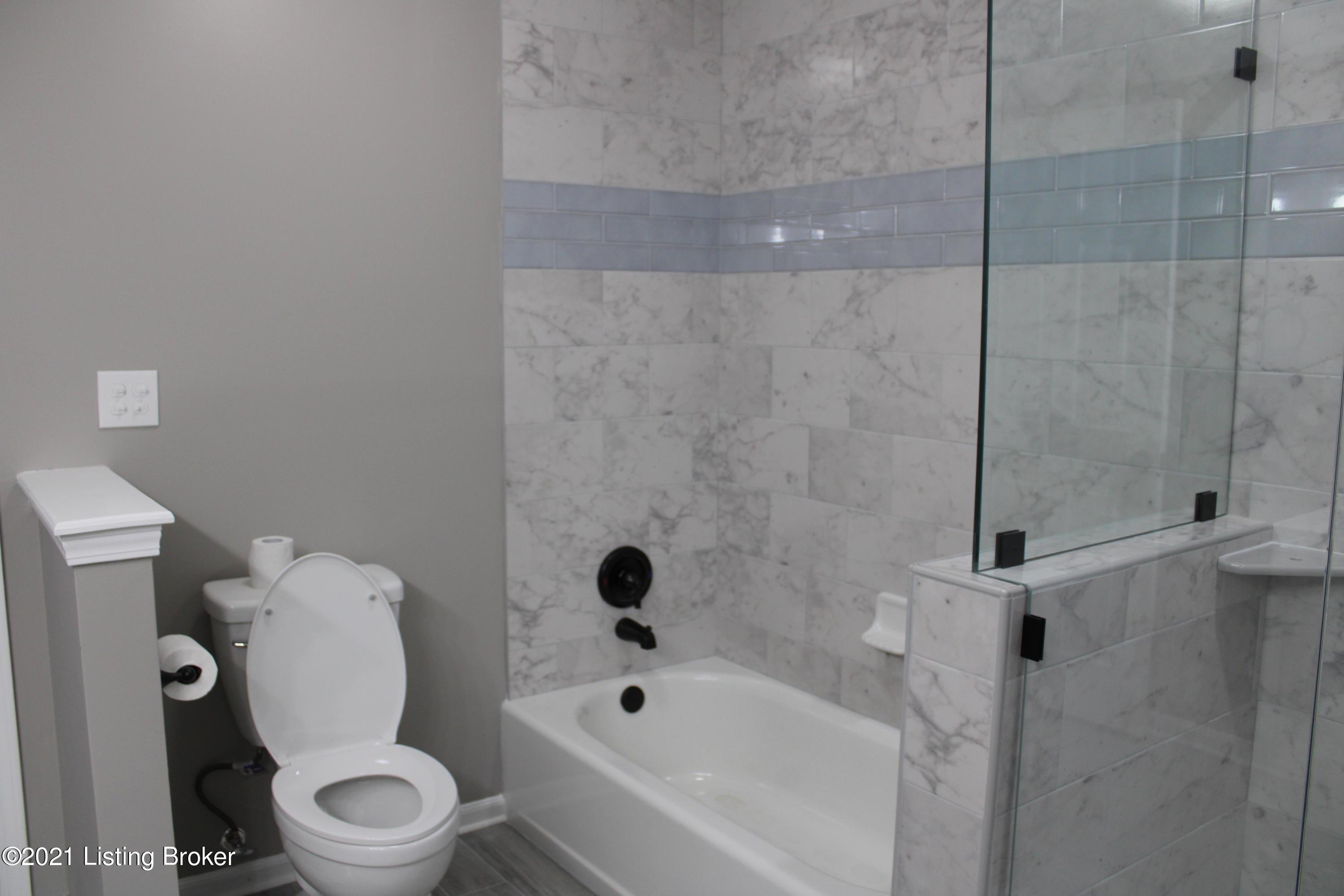 7013 Ridge Run Circle, Unit 7013 Prospect, KY 40059 - Photo 13 of 26 IMG_1566