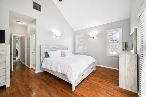 $599,000 | 3223 North Seminary Avenue, Unit 3, Chicago, IL 60657