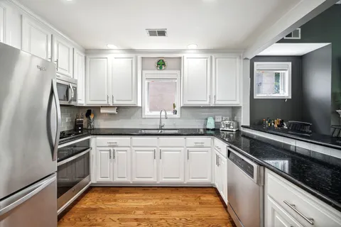 $599,000 | 3223 North Seminary Avenue, Unit 3, Chicago, IL 60657