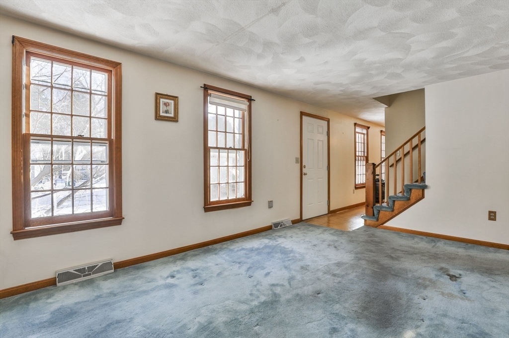 3 Shawnee Circle Billerica, MA 01821 - Photo 11 of 25