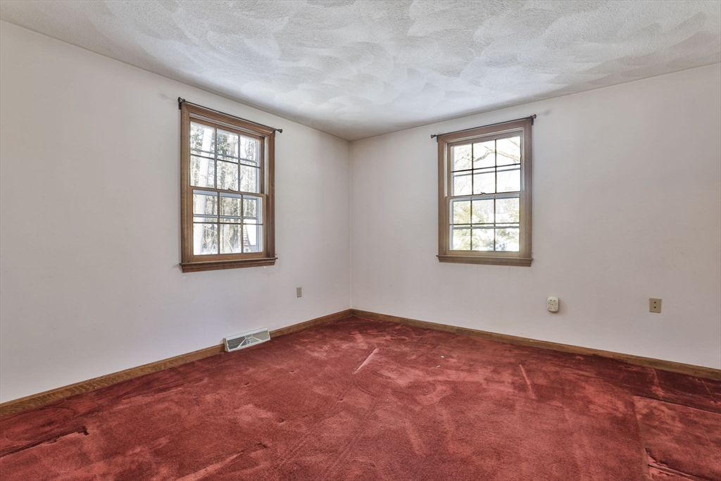 3 Shawnee Circle Billerica, MA 01821 - Photo 12 of 25