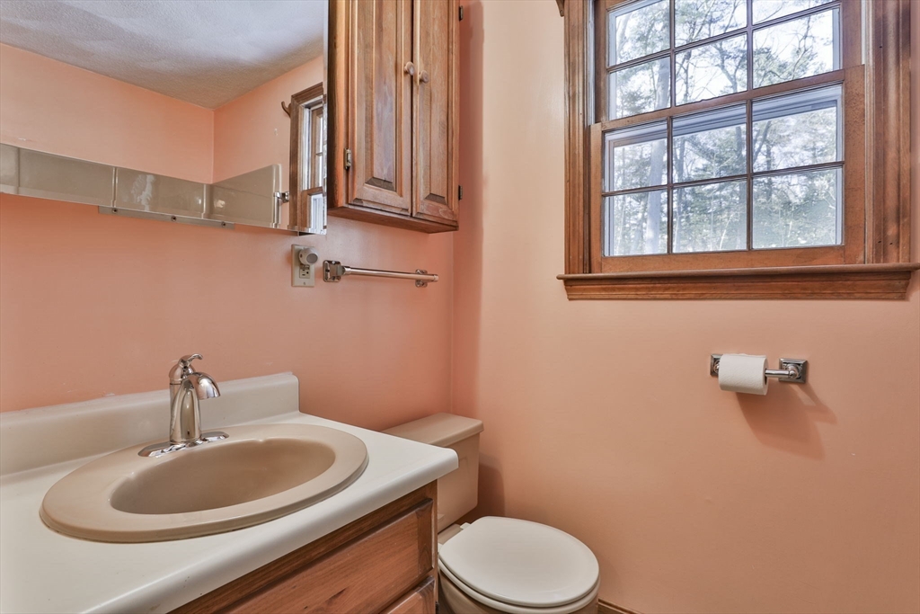 3 Shawnee Circle Billerica, MA 01821 - Photo 13 of 25