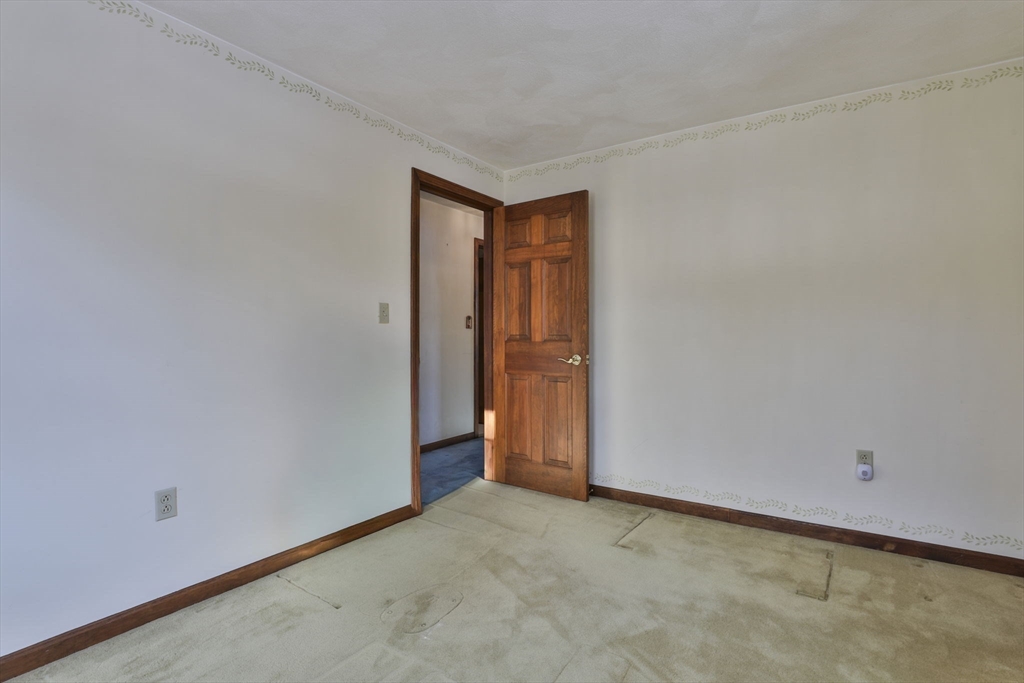 3 Shawnee Circle Billerica, MA 01821 - Photo 15 of 25