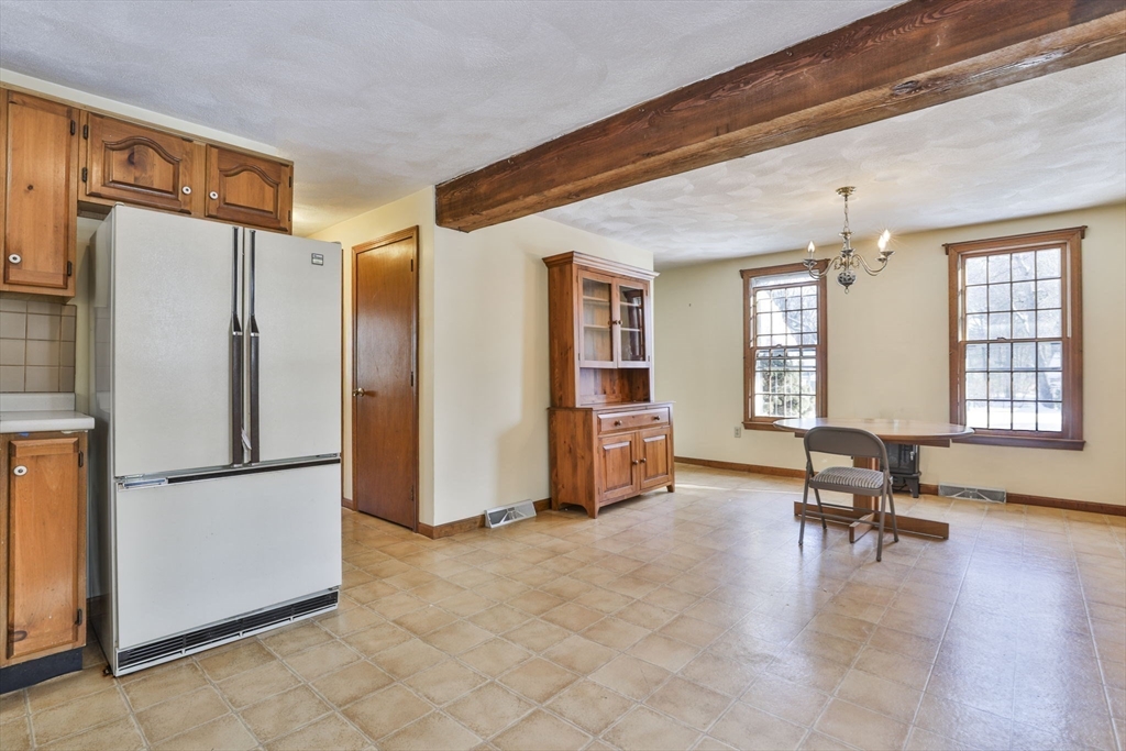 3 Shawnee Circle Billerica, MA 01821 - Photo 2 of 25