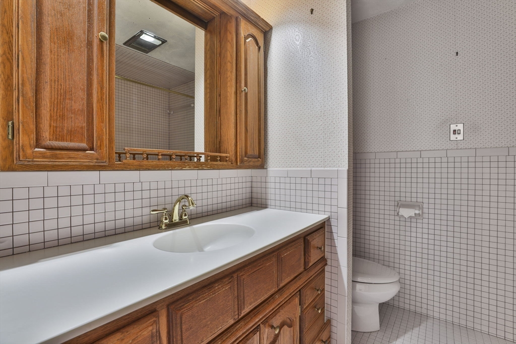 3 Shawnee Circle Billerica, MA 01821 - Photo 21 of 25