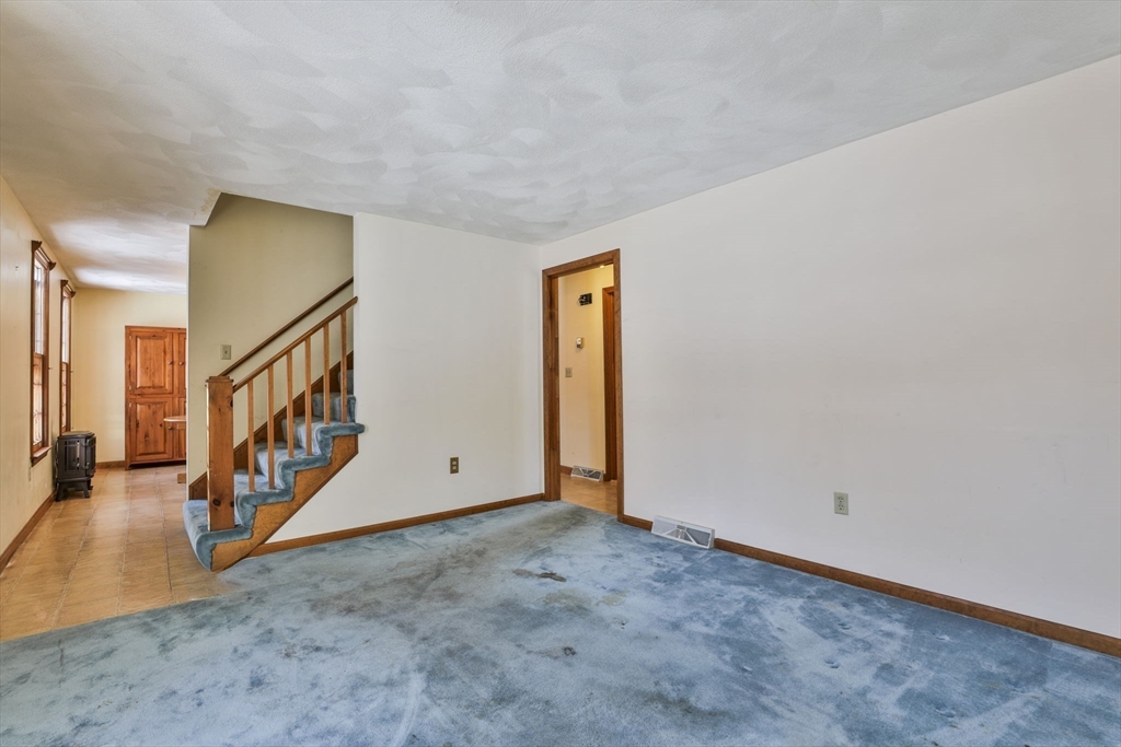 3 Shawnee Circle Billerica, MA 01821 - Photo 10 of 25