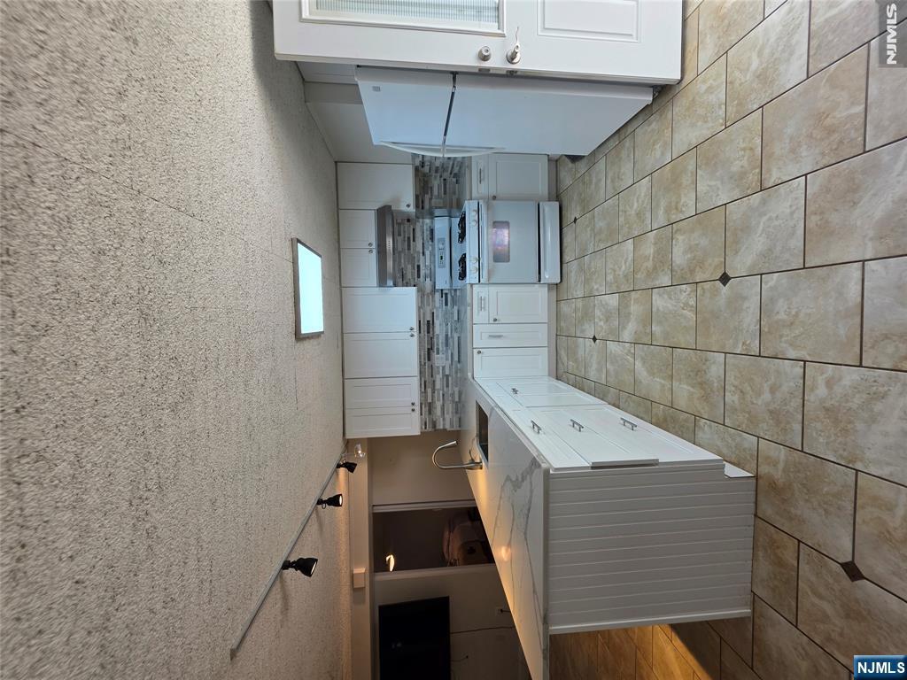 433 Thompson Street Hackensack, NJ 07601 - Photo 1 of 13