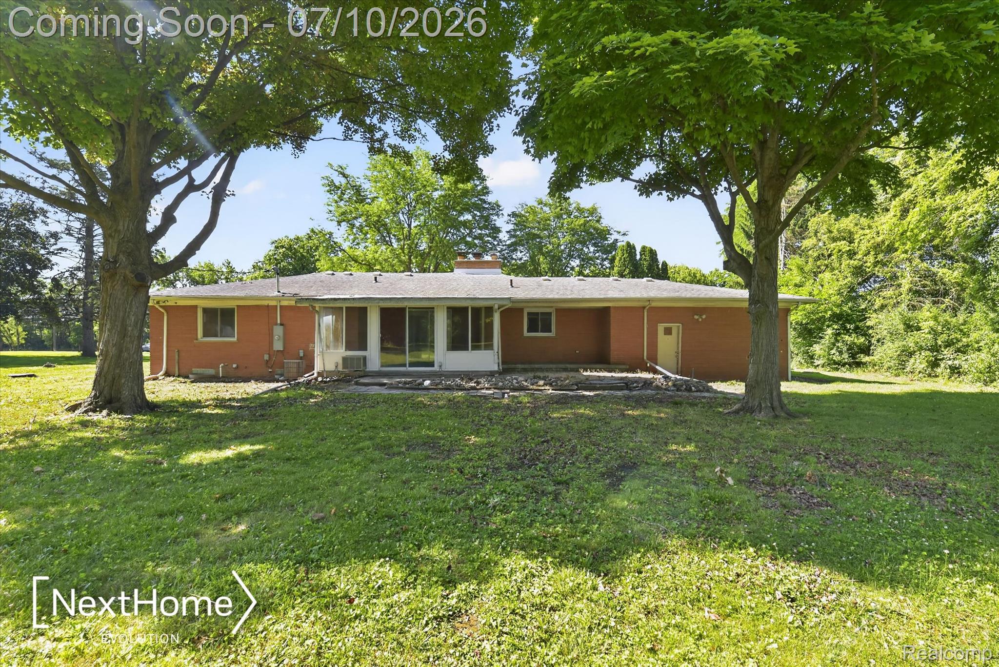 33950 Ecorse Road Romulus, MI 48174 - Photo 29 of 39 33-33-33950-Encore-Ct-Scio-Township-WindowStill.jpg