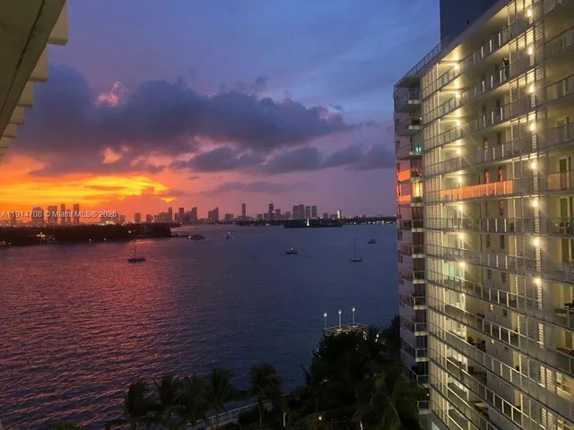 $3,000 | 800 West Avenue, Unit 938, Miami Beach, FL 33139