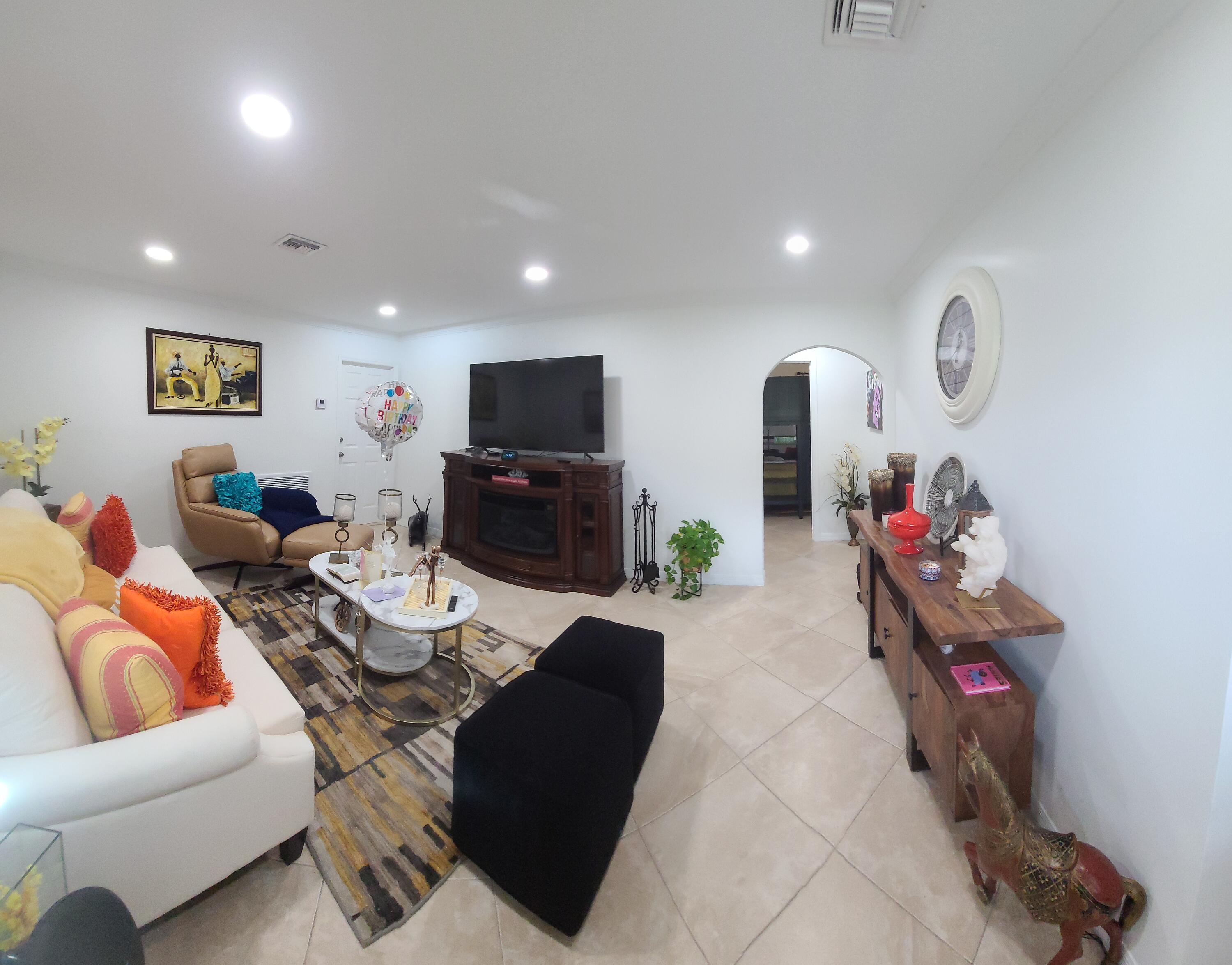 4323 Redding Road Boynton Beach, FL 33436 - Photo 1 of 4 20240602_123722