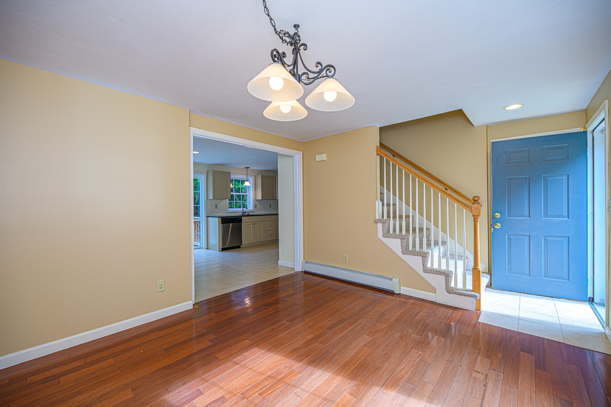 41 Haynes Road Deerfield, NH 03037 - Photo 3 of 36