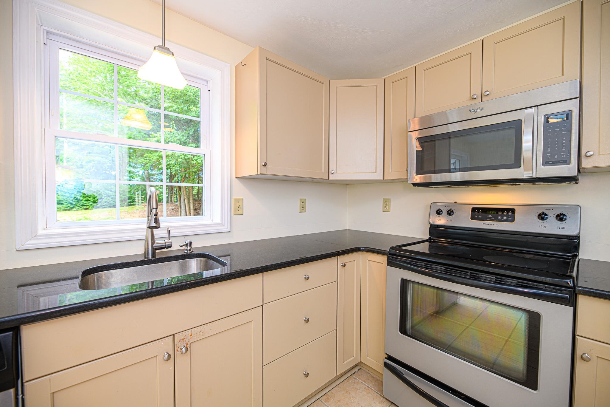 41 Haynes Road Deerfield, NH 03037 - Photo 33 of 36