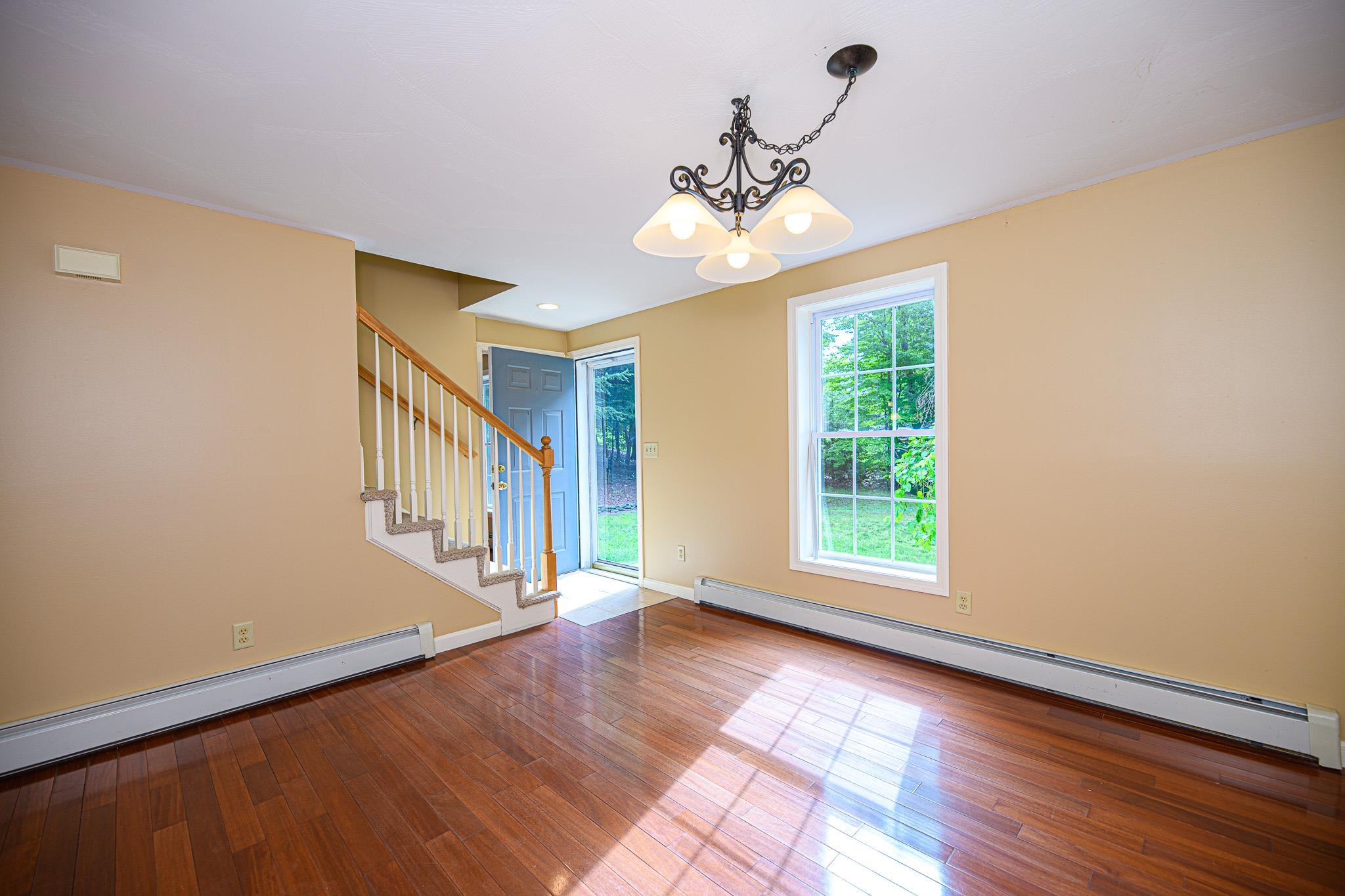 41 Haynes Road Deerfield, NH 03037 - Photo 4 of 36