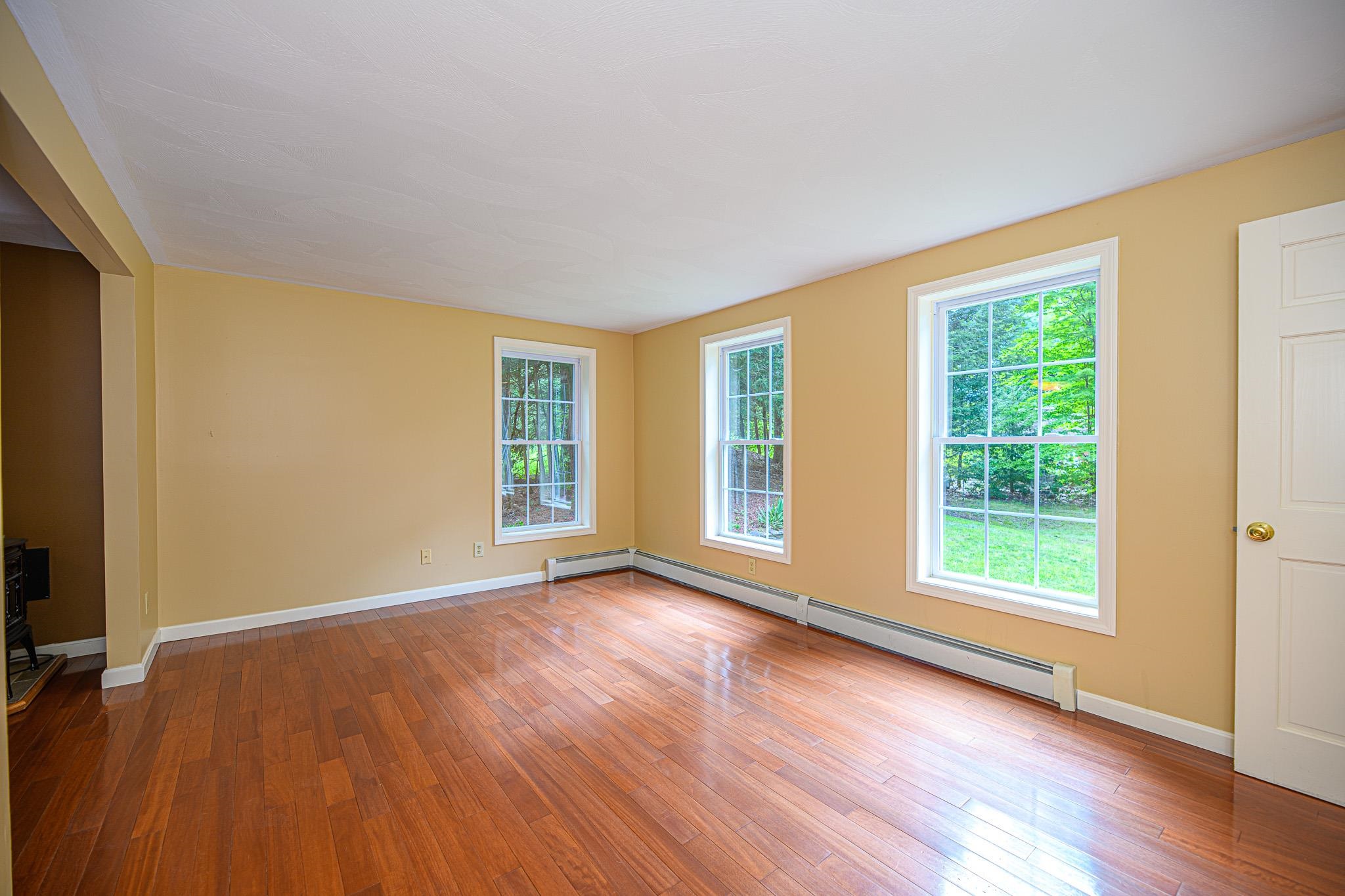 41 Haynes Road Deerfield, NH 03037 - Photo 6 of 36