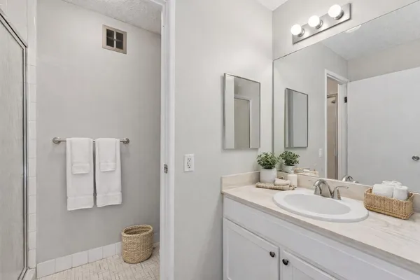 $165,000 | 10311 Cedar Lake Road, Unit 103, Minnetonka, MN 55305