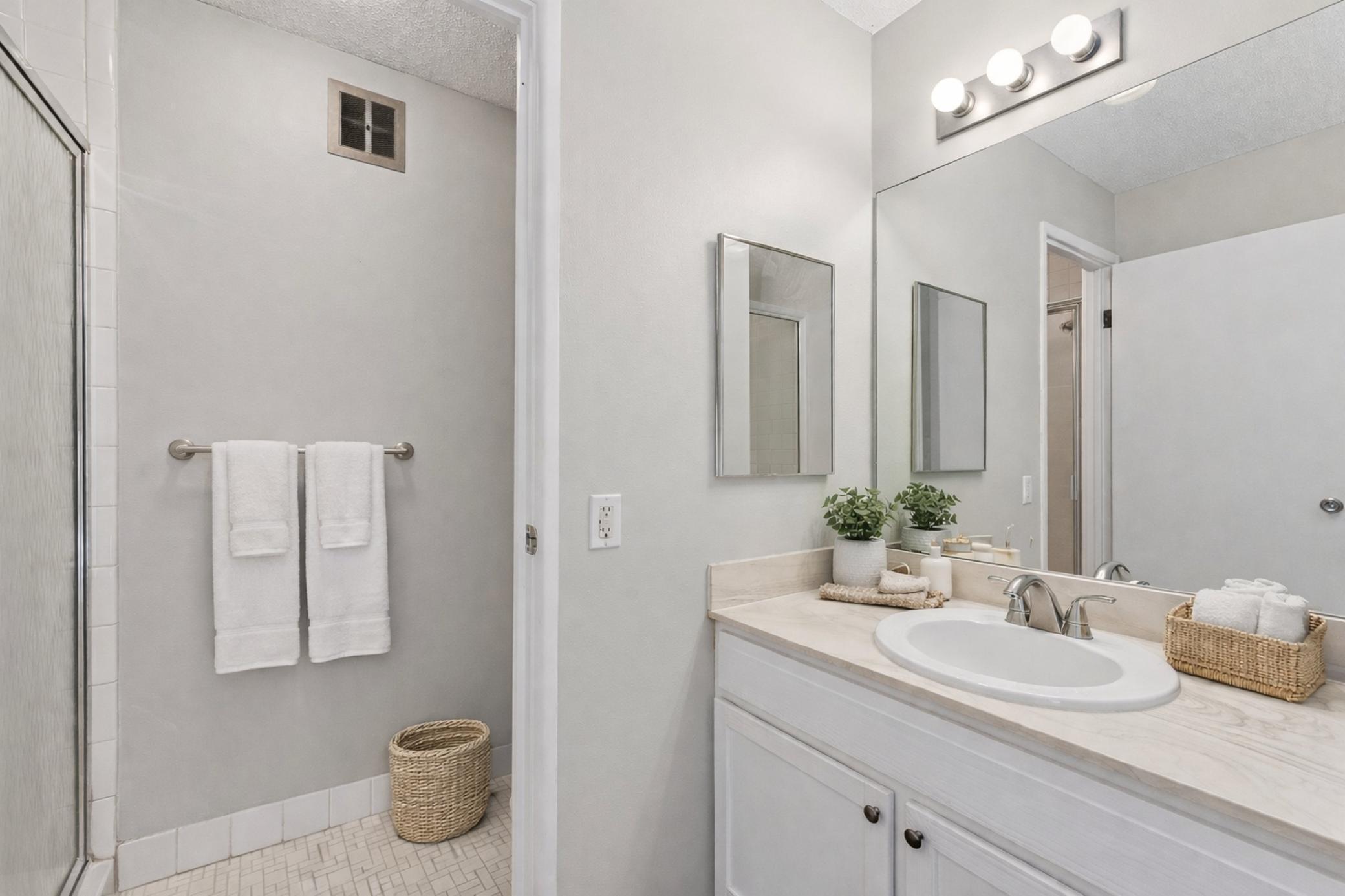 10311 Cedar Lake Road, Unit 103 Minnetonka, MN 55305 - Photo 13 of 31