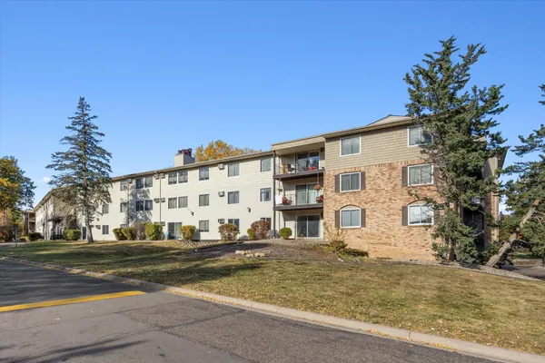 $165,000 | 10311 Cedar Lake Road, Unit 103, Minnetonka, MN 55305