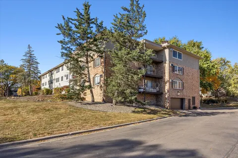 $165,000 | 10311 Cedar Lake Road, Unit 103, Minnetonka, MN 55305