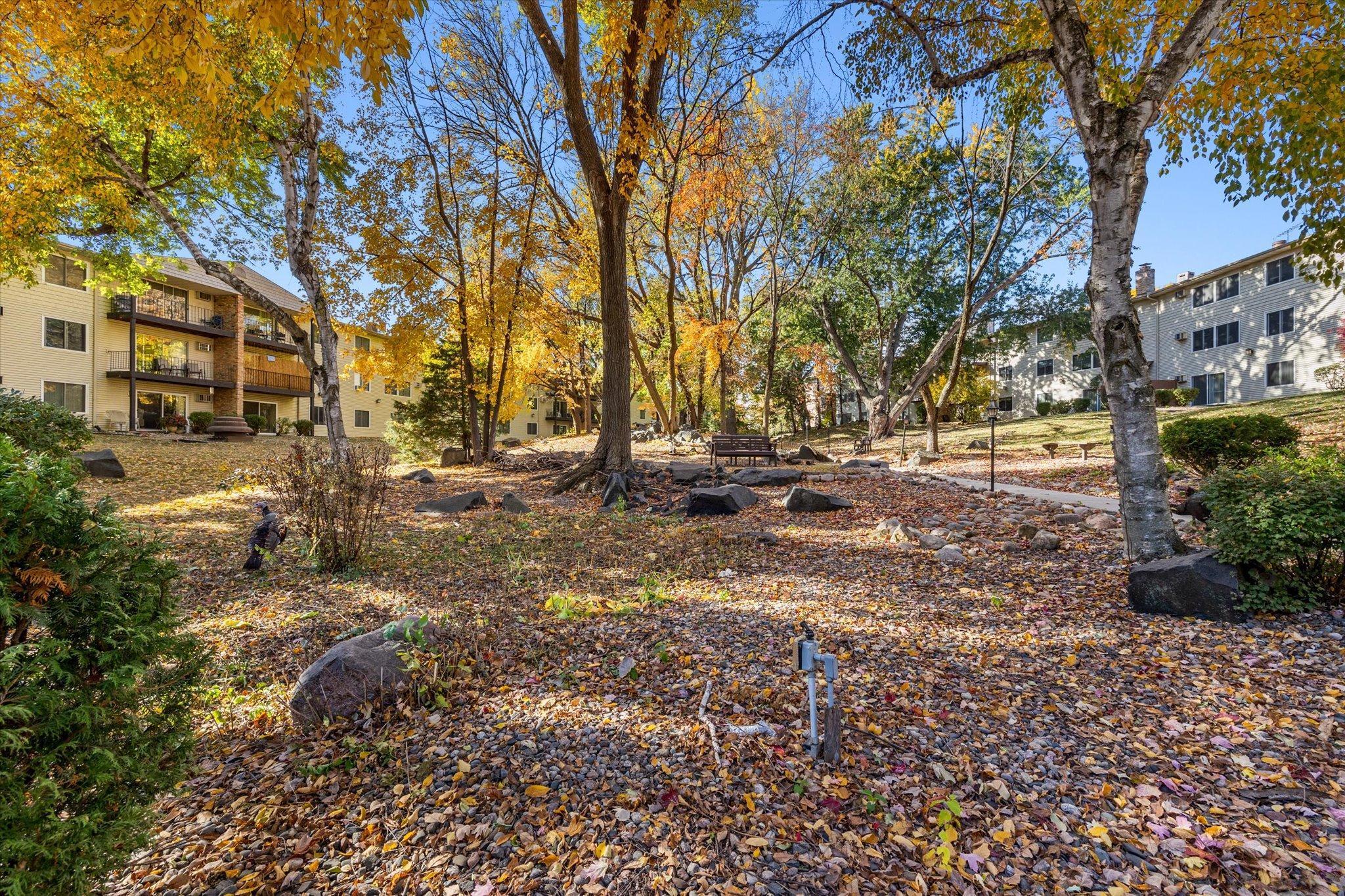 10311 Cedar Lake Road, Unit 103 Minnetonka, MN 55305 - Photo 30 of 31