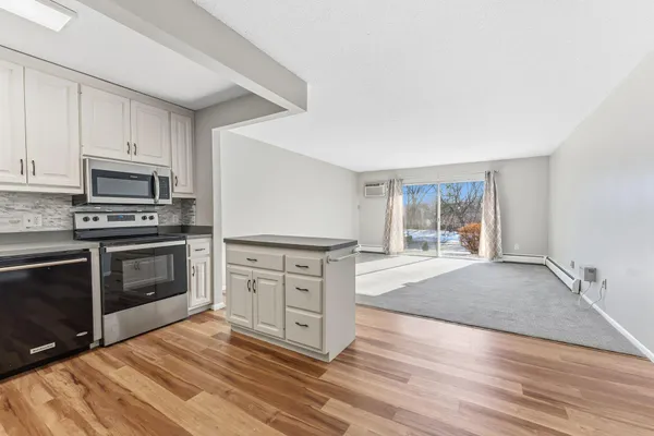 $165,000 | 10311 Cedar Lake Road, Unit 103, Minnetonka, MN 55305