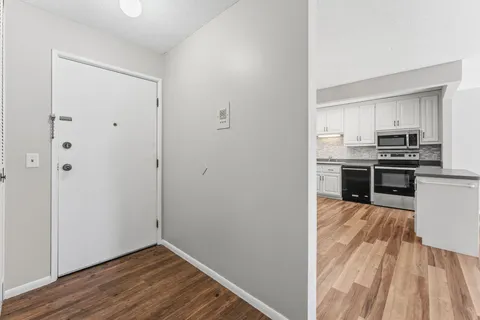 $165,000 | 10311 Cedar Lake Road, Unit 103, Minnetonka, MN 55305