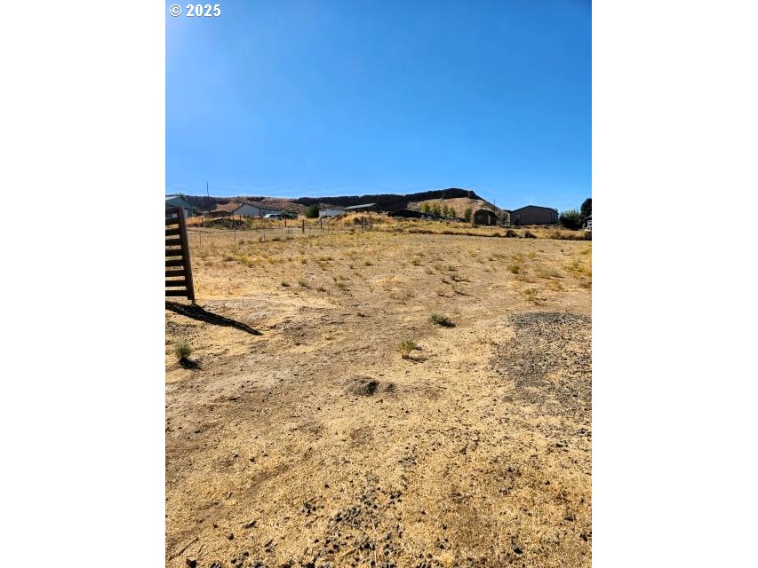 1335 Childers Road Arlington, OR 97812 - Photo 20 of 25 a view of a brick wall