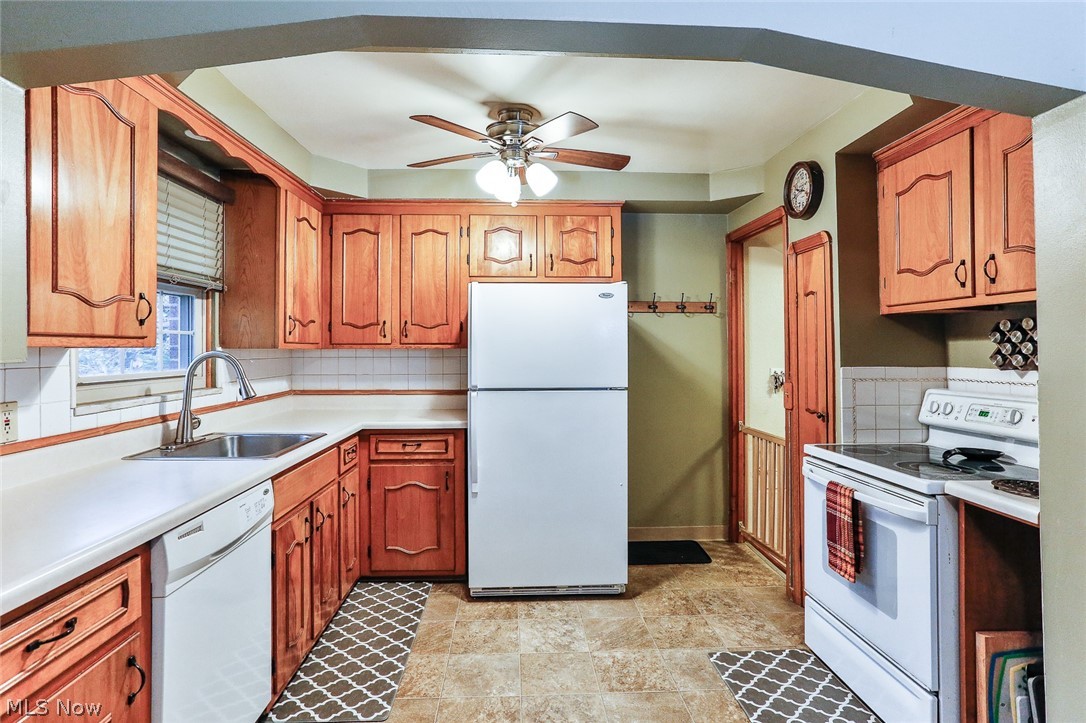 6522 South Canterbury Road Parma, OH 44129 - Photo 5 of 25