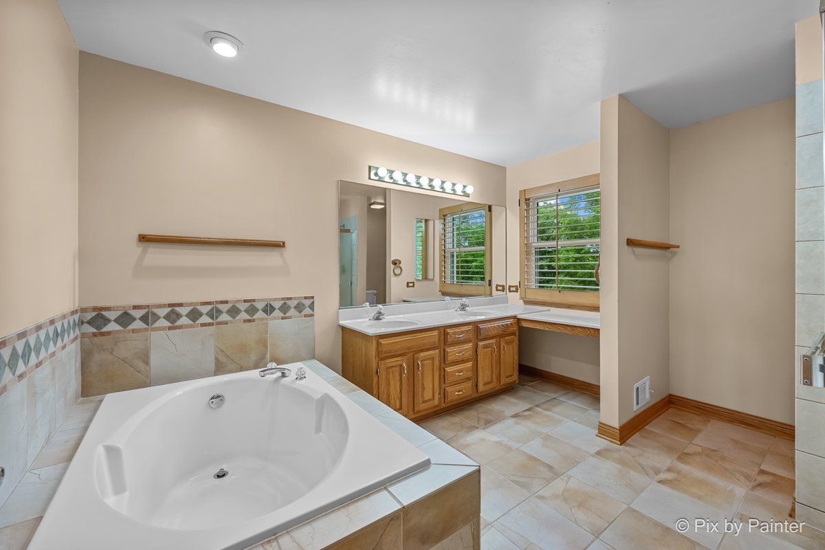 9901 Fox Bluff Lane Spring Grove, IL 60081 - Photo 22 of 44