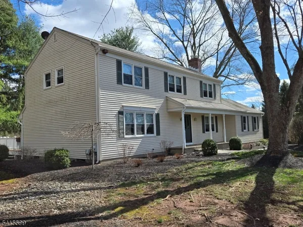 $900,000 | 6 Betsy Ross Court, Skillman, NJ 08558