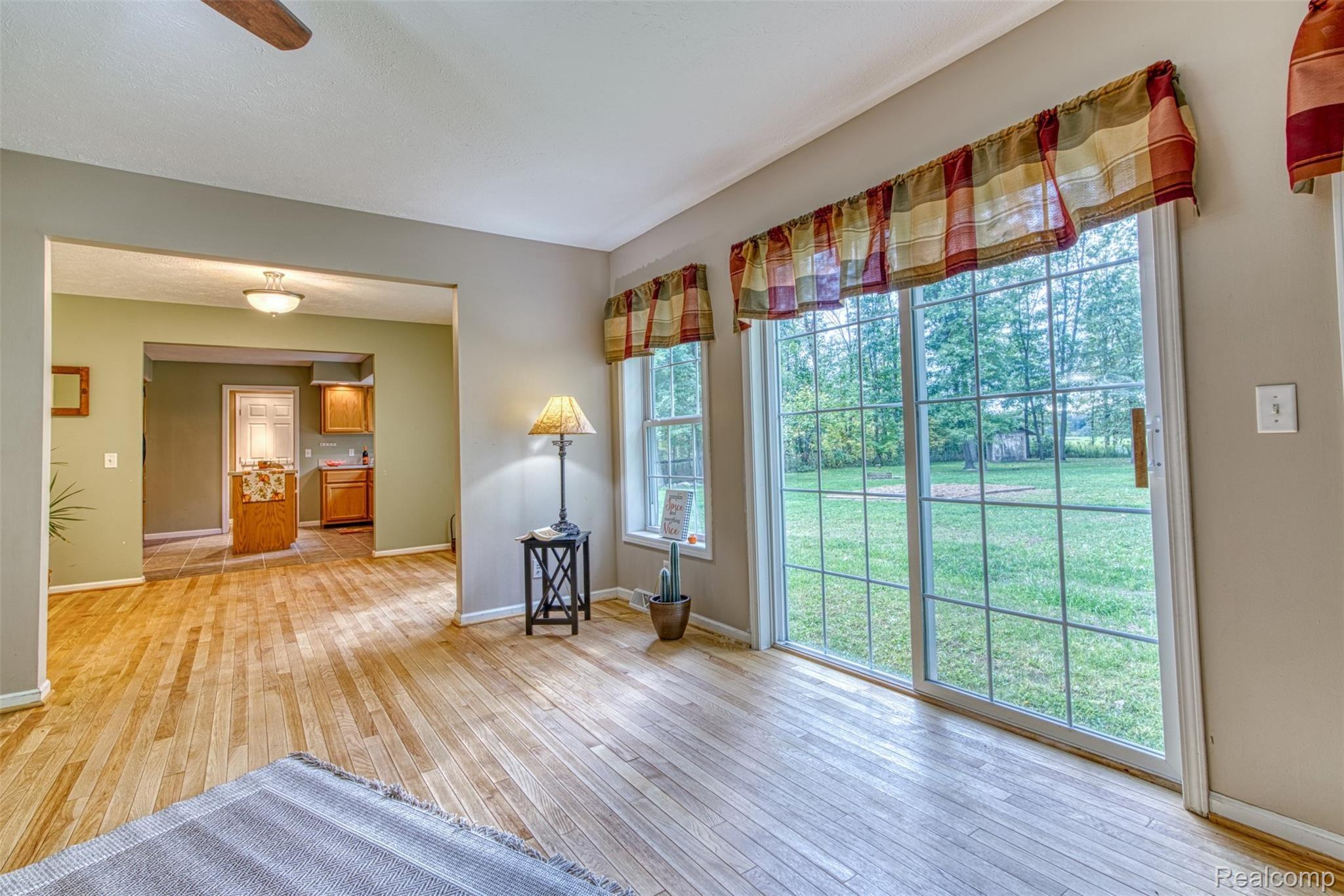 7805 North Nicholson Road Fowlerville, MI 48836 - Photo 9 of 36 DSC03433_16.jpg