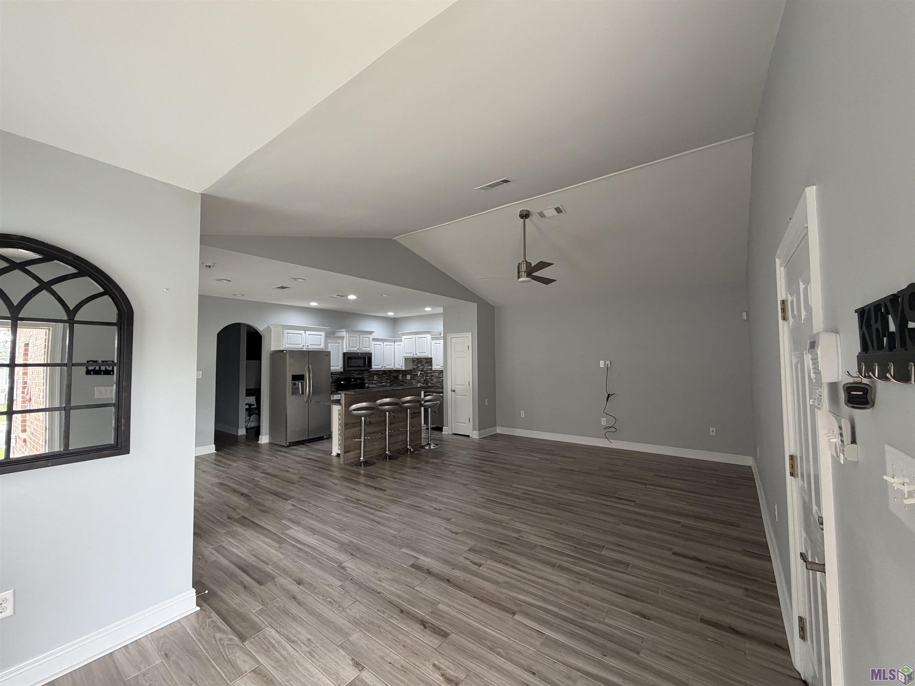 1046 Sedona Pines Drive Baton Rouge, LA 70816 - Photo 2 of 19