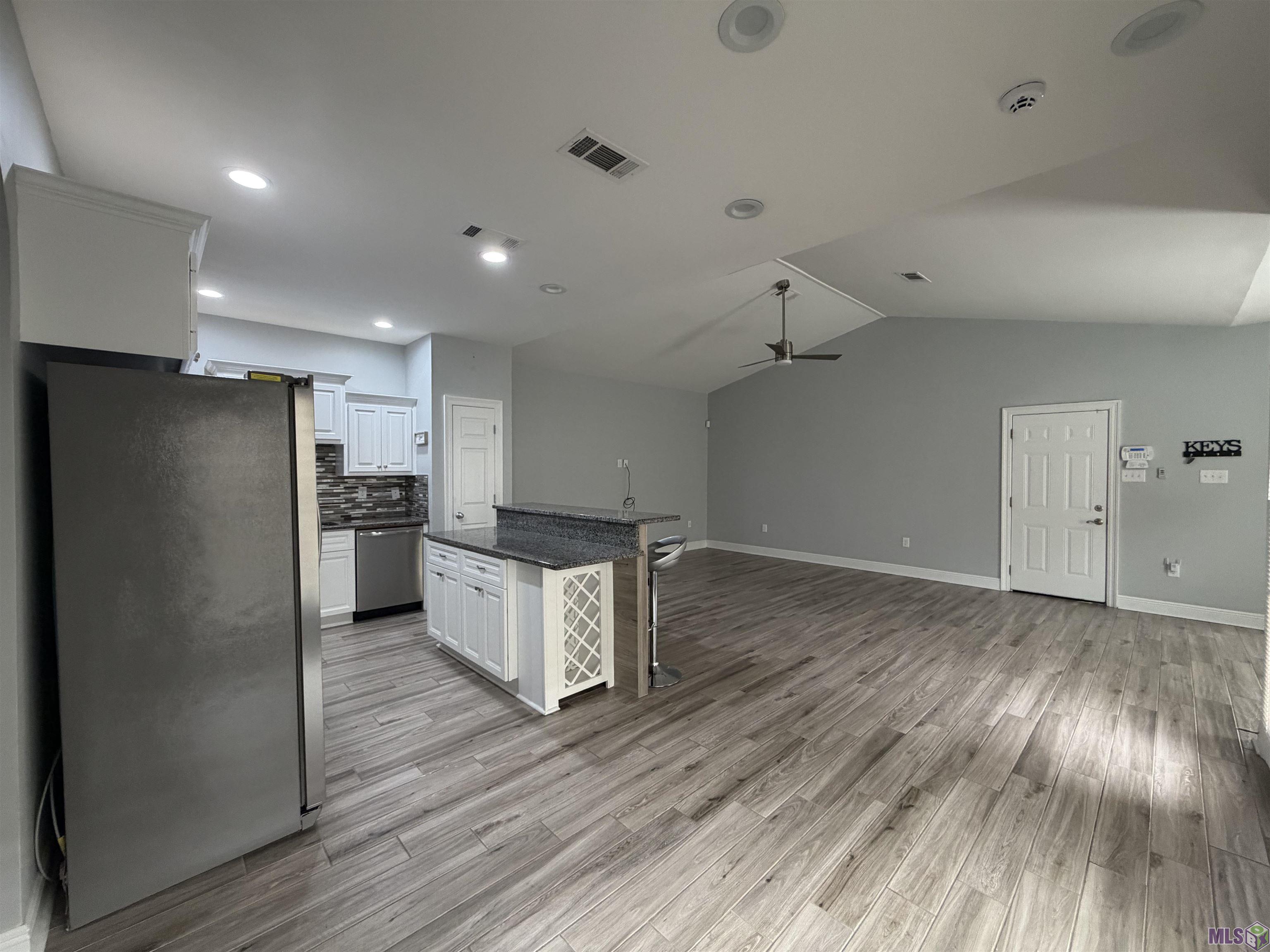 1046 Sedona Pines Drive Baton Rouge, LA 70816 - Photo 5 of 19
