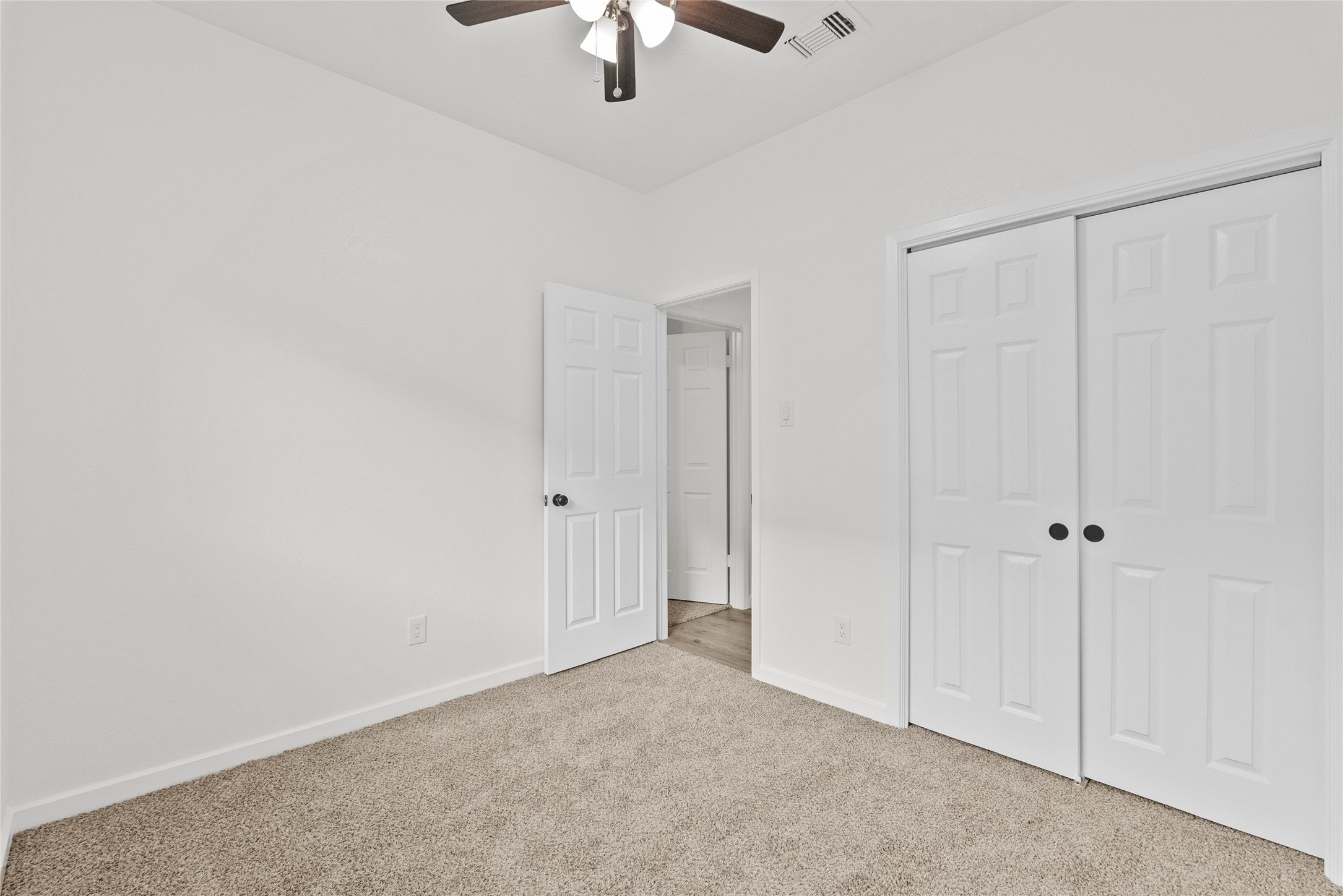 617 Prairie Lane Angleton, TX 77515 - Photo 16 of 29 Bedroom 2