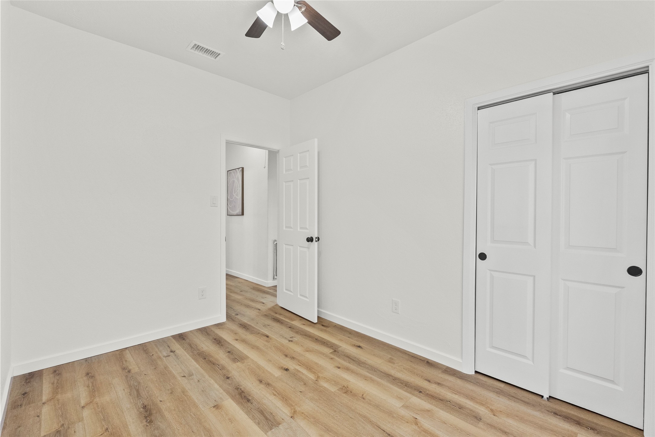 617 Prairie Lane Angleton, TX 77515 - Photo 18 of 29 Flex/ Office Room