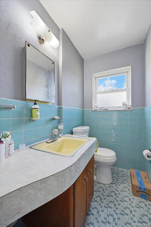 8565 Potomac Street Center Line, MI 48015 - Photo 11 of 33