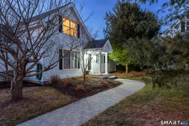 $289,900 | 5 Pinehurst Lane, Unit 5, East Haddam, CT 06469