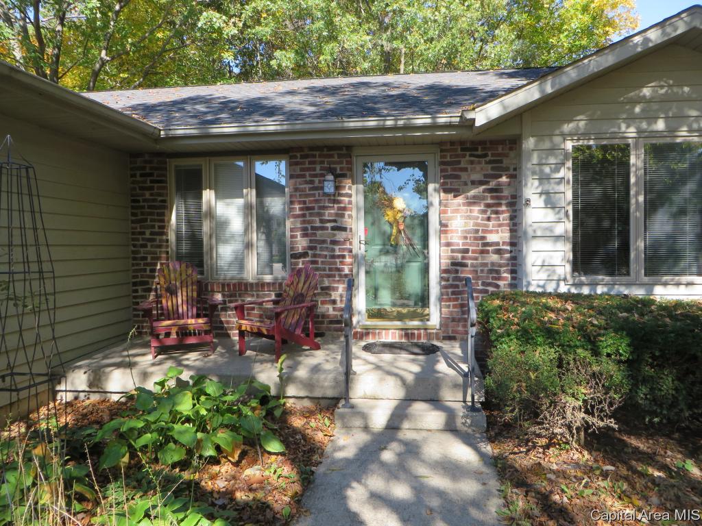 829 High Pointe Drive Springfield, IL 62702 - Photo 3 of 22