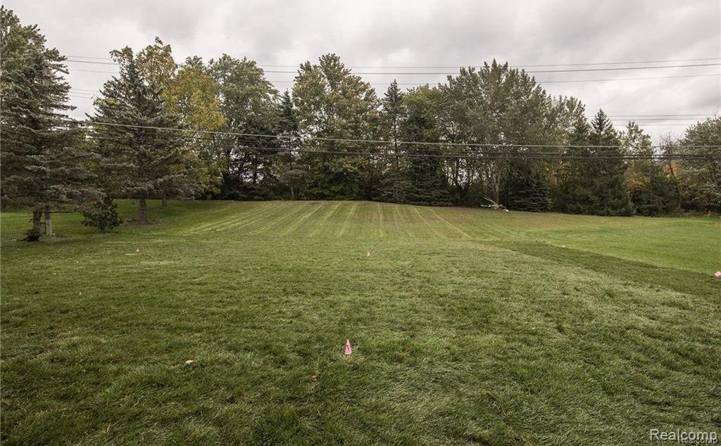 24650 Taft Road Novi, MI 48375 - Photo 30 of 30 outside_backyard.jpg