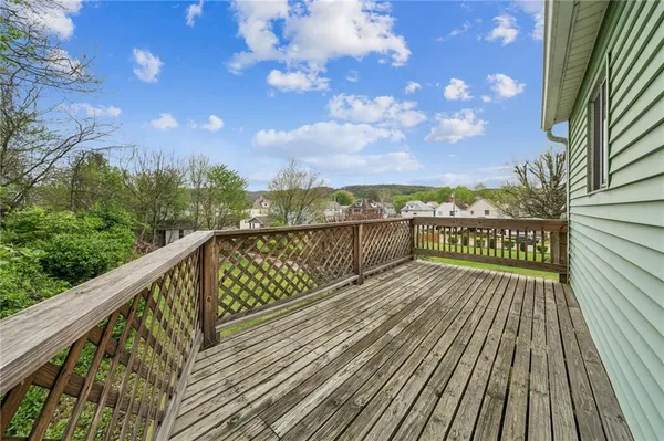 $94,900 | 312 Harrison Street, East Vandergrift, PA 15629