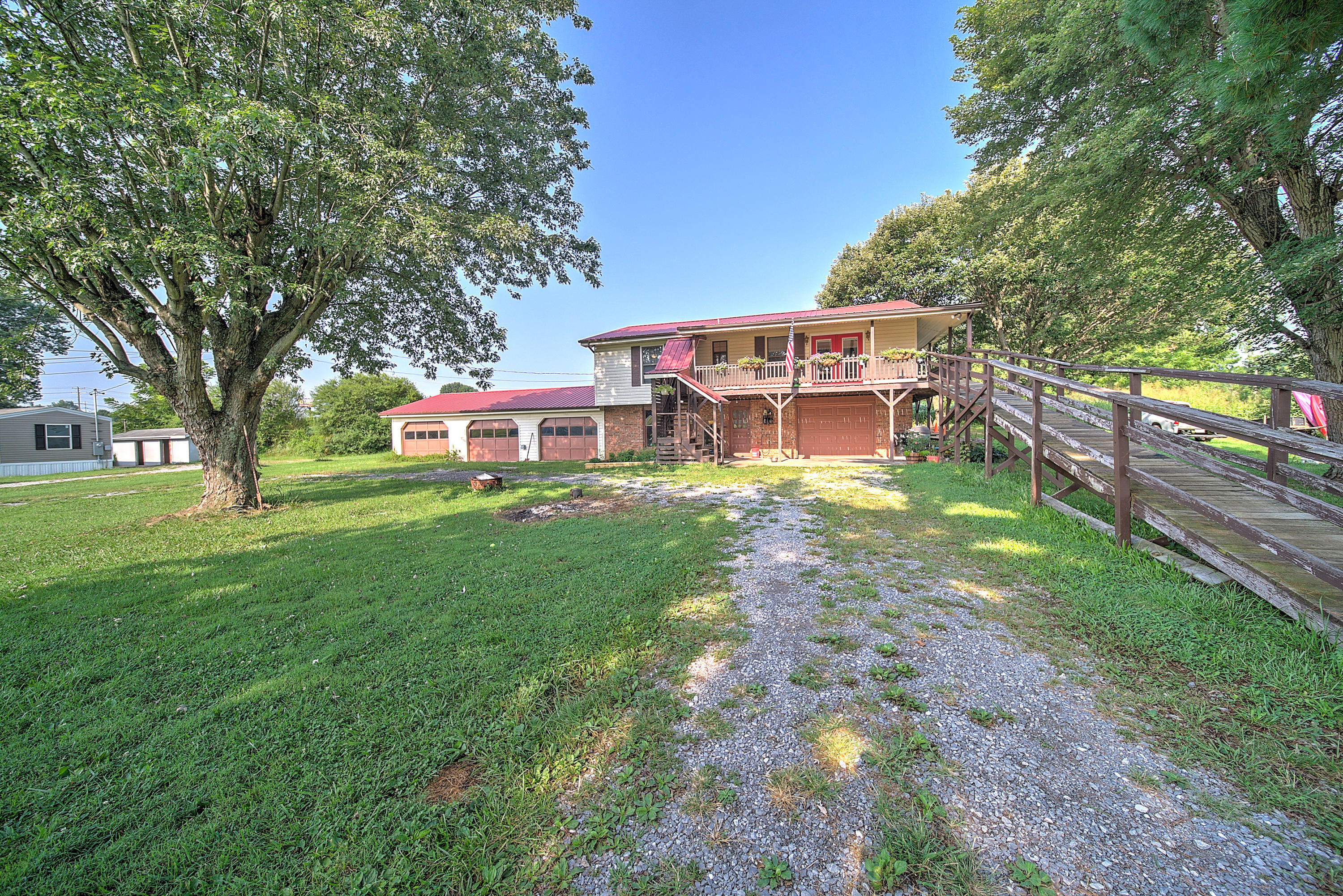 71 Chickadee Road Afton, TN 37616 - Photo 3 of 26 71 Chickadee Rd-3