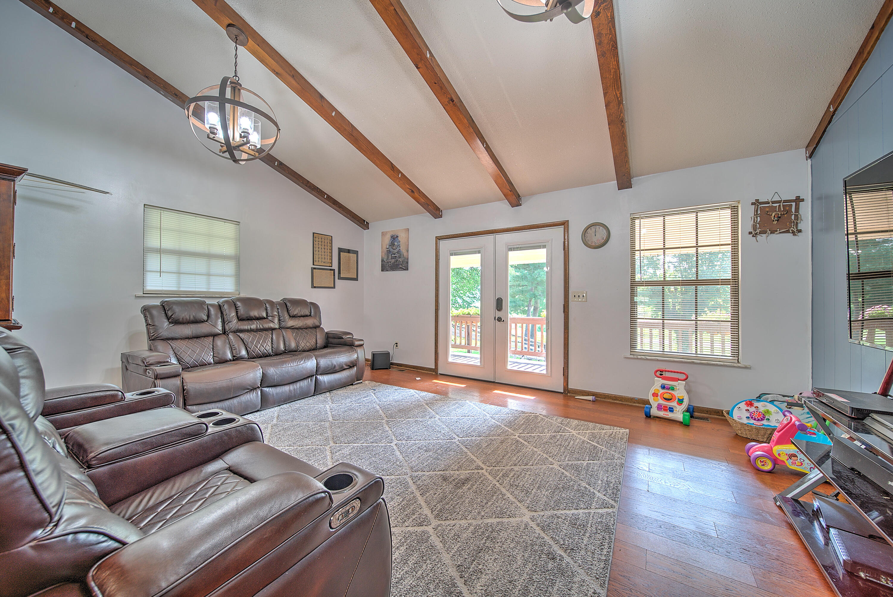 71 Chickadee Road Afton, TN 37616 - Photo 7 of 26 71 Chickadee Rd-17
