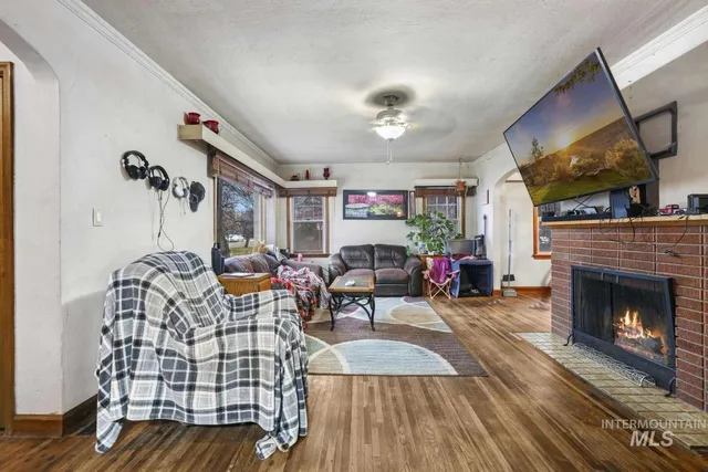 $394,500 | 203 9th Avenue East, Twin Falls, ID 83301