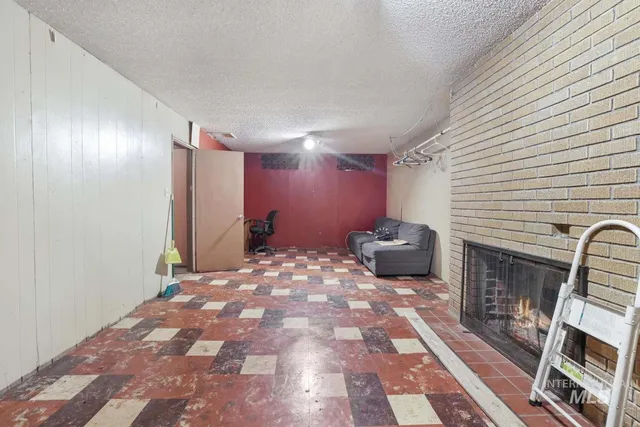 $394,500 | 203 9th Avenue East, Twin Falls, ID 83301